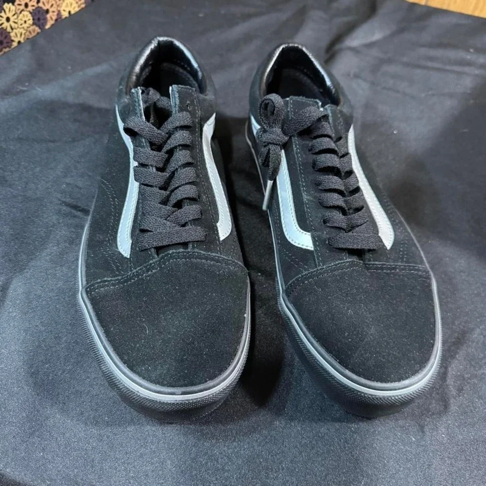 Black Vans Old Skool trainers with silver metalic stripe Size 10 Womens